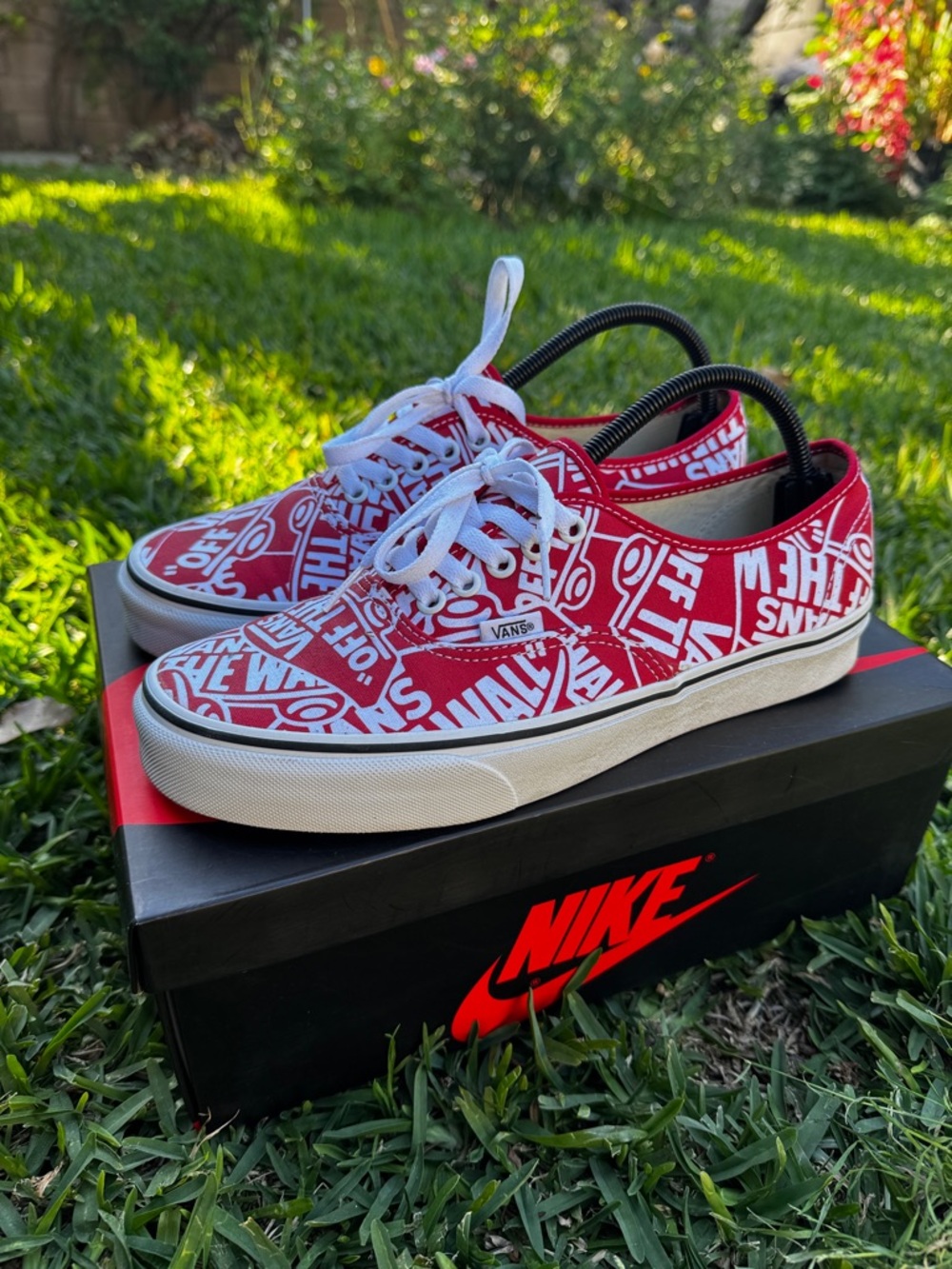 Vans Authentic OTW skate shoes - Repeat Red
(M 9.5 / W 11)